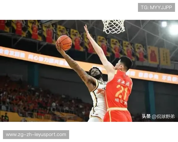 CBA辽宁最后一攻抢断后快攻绝平进球:场上电光火石的瞬间 CBA辽宁最后一攻抢断后快攻绝平进球:场上电光火石的瞬间